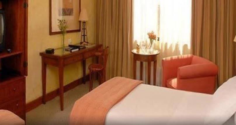 Park Hotel Calama Extérieur photo